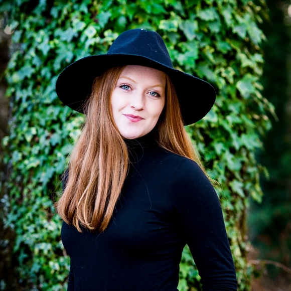 Meet your Posher, Peyton - Picture 1 of 1